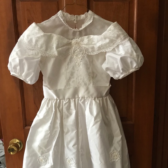 Children’s formal dresses - Picture 1 of 7